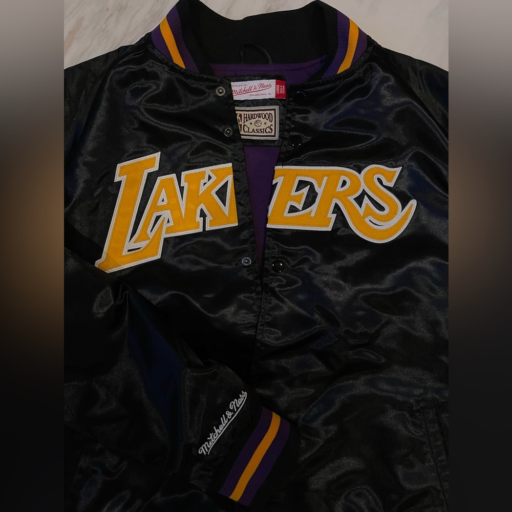 Mitchell & Ness Los Angeles Lakers Lightweight Satin Men’s Jacket Black